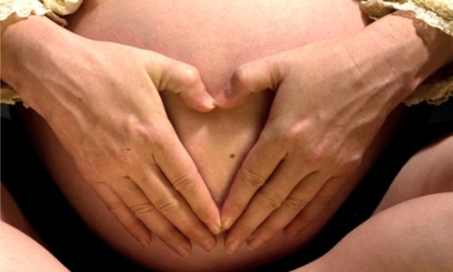 Enfermedad de las encías y sus riesgos para el embarazo