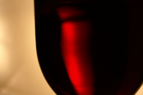 vino tinto puede ayudar a combatir las caries