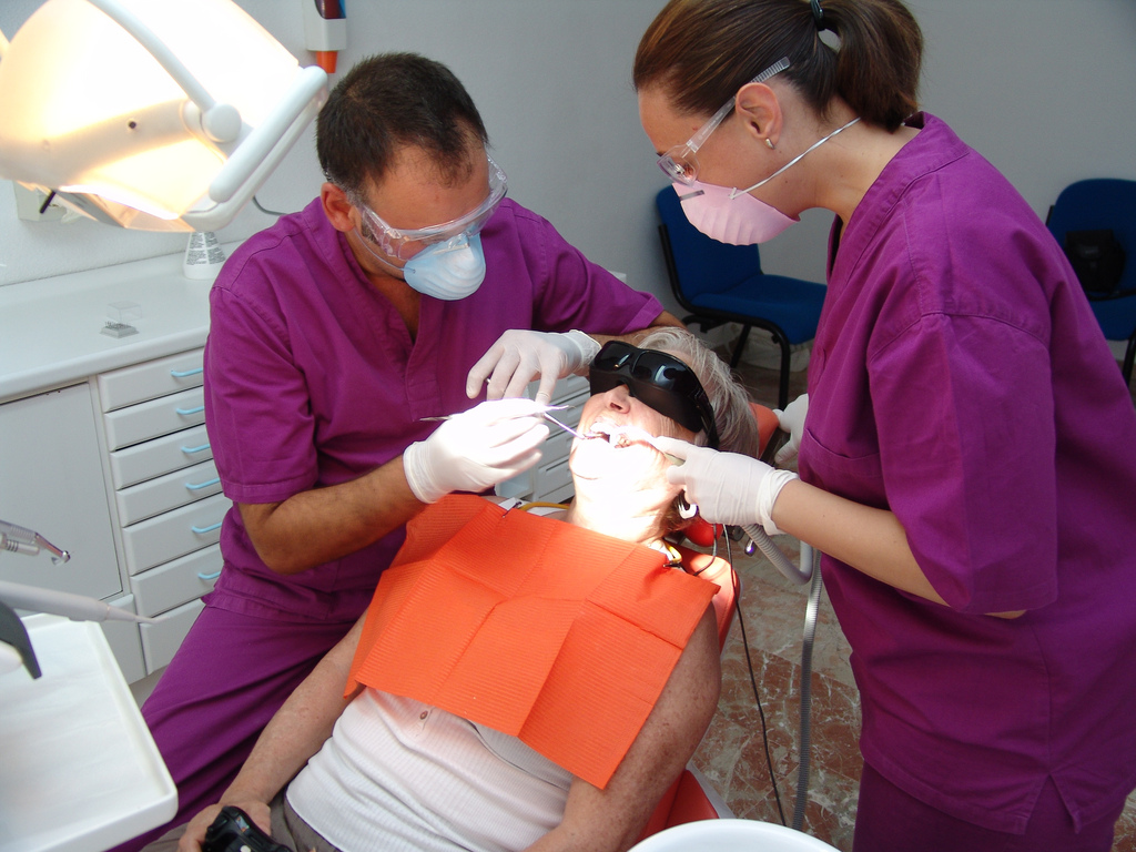 Supervivir en la enfermedad dental gracias a la salud bucodental