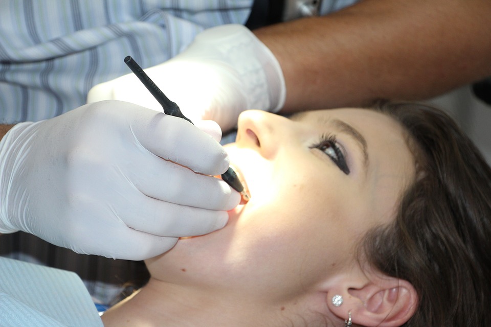 La continua atención de los implantes dentales