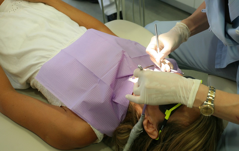La continua atención de los implantes dentales