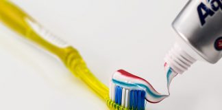 Consejos para elegir la pasta de dientes más útil, según el ICOEV