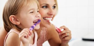 niños higiene dental